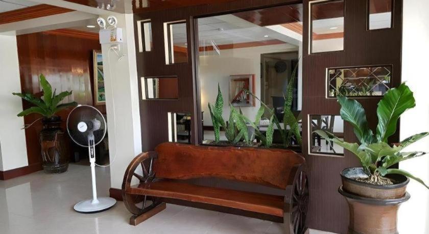Vest Grand Suites Panglao Exterior foto